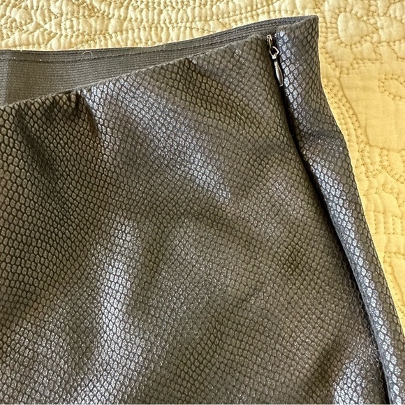 Tahari faux leather snakeskin black leggings slim zip pants dressy trousers L - Picture 3 of 11